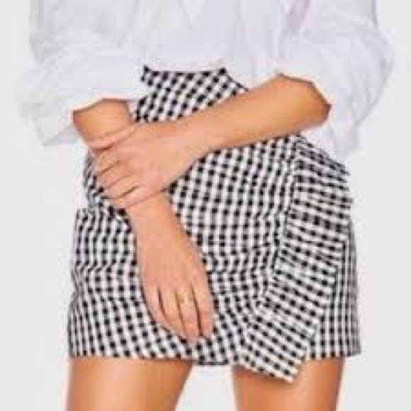 Lovers + Friends Lisa Mini Skirt in Gingham - Picture 2 of 7